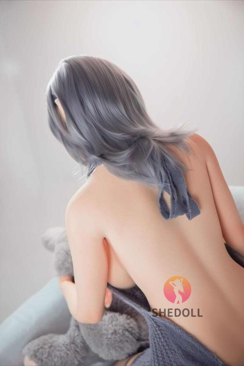 SHEDOLL 阿初 163cm｜H罩杯慾感亞洲女神｜銀灰短髮眼鏡｜深灰針織戰袍｜植毛關節可動｜極緻客製伴侶娃娃